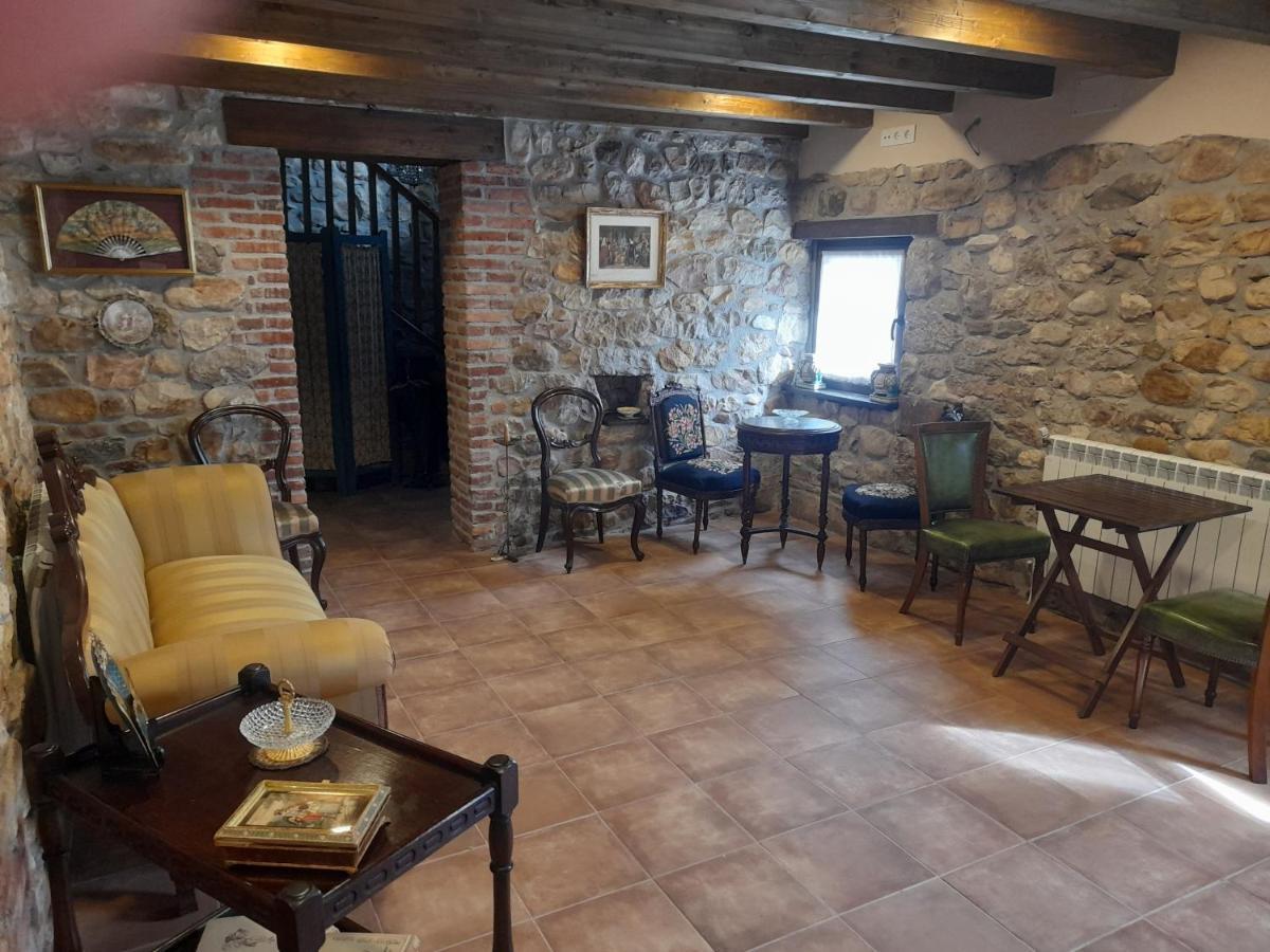 La Posada Del Canario Onís Buitenkant foto