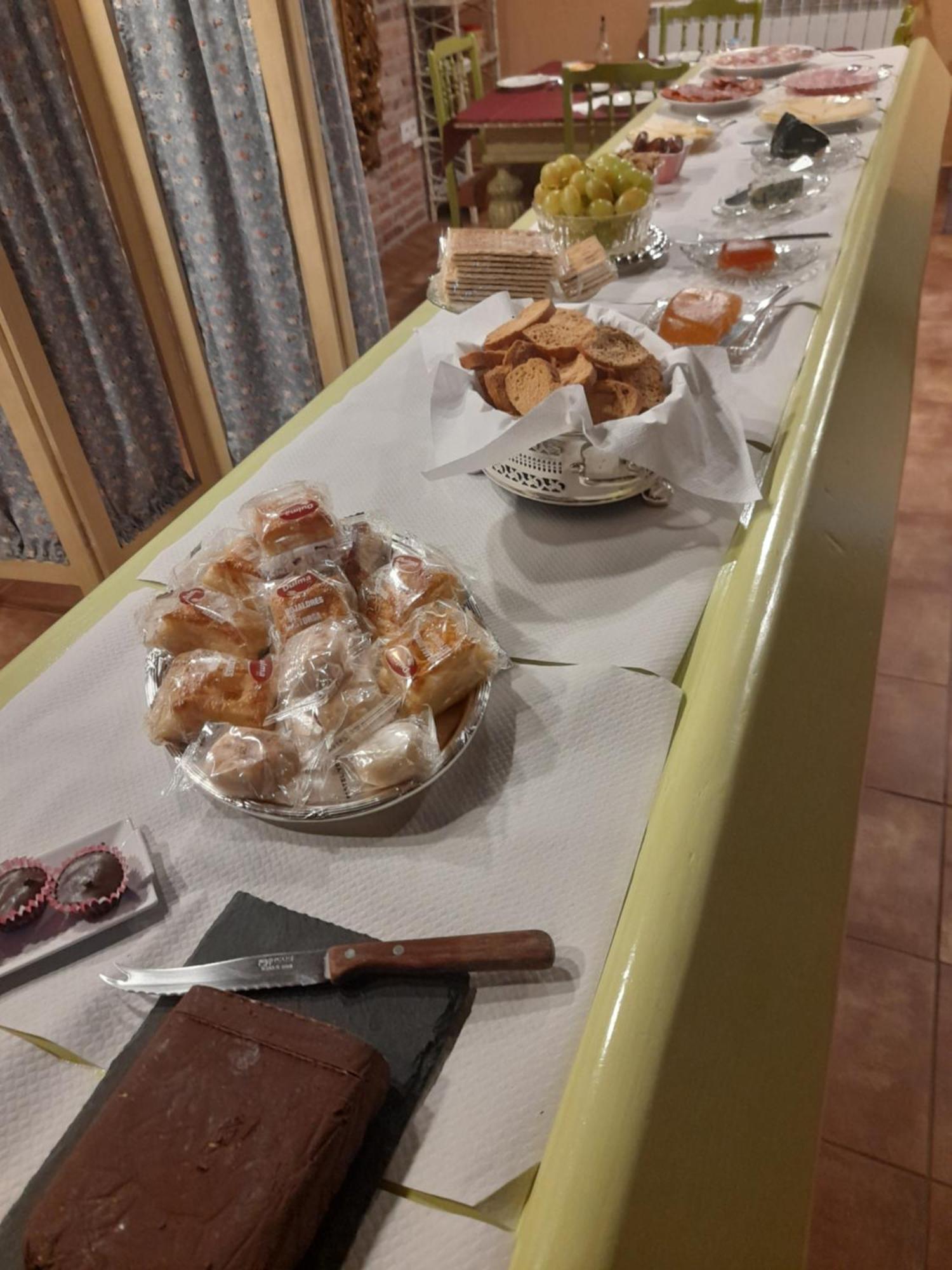 La Posada Del Canario Onís Buitenkant foto